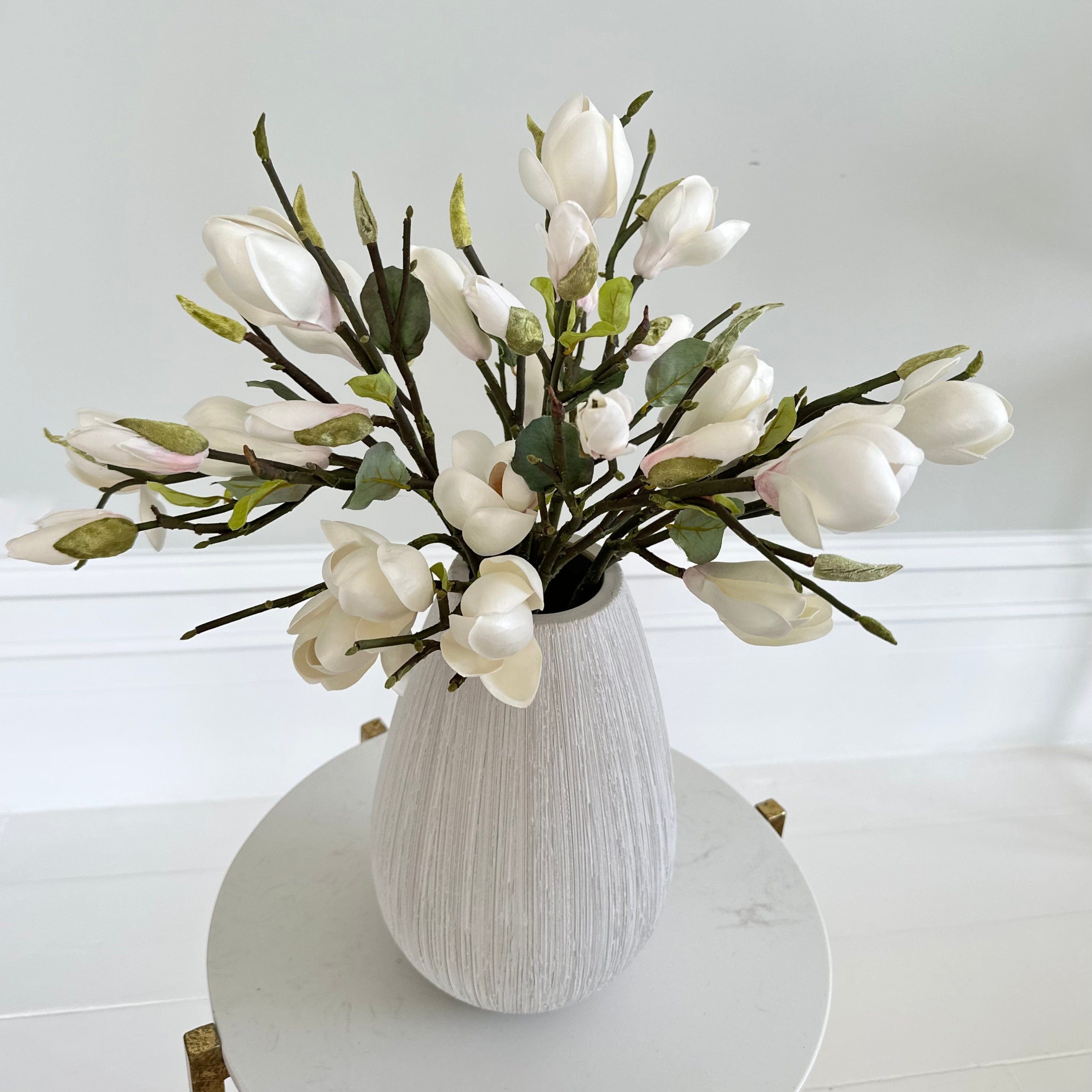 Artificial flowers luxury lifelike faux Artificial White Short Magnolia realistic silk single stems buy online from The Faux Flower Company