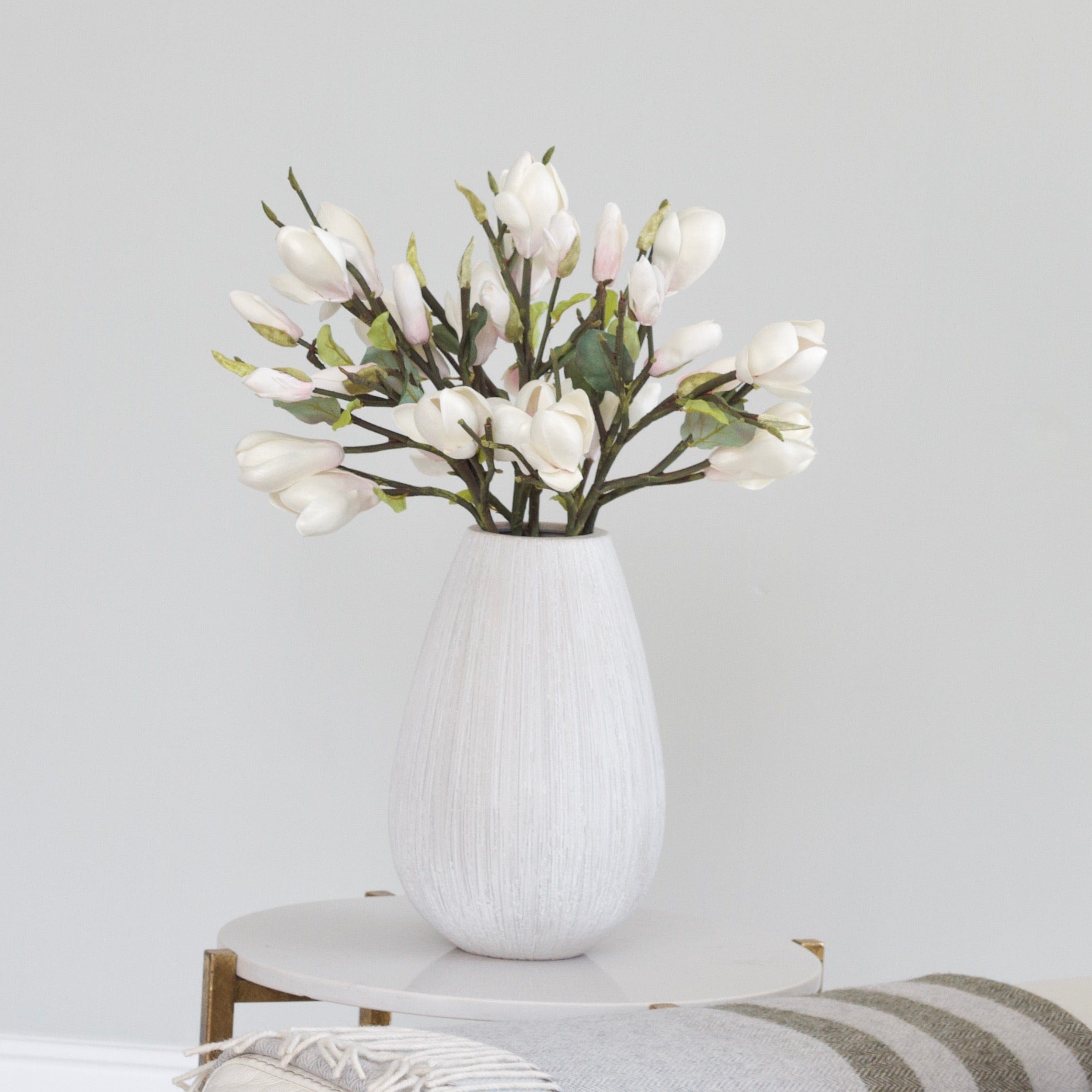 Artificial flowers luxury lifelike faux Artificial White Short Magnolia realistic silk single stems buy online from The Faux Flower Company ABY7108WH-6