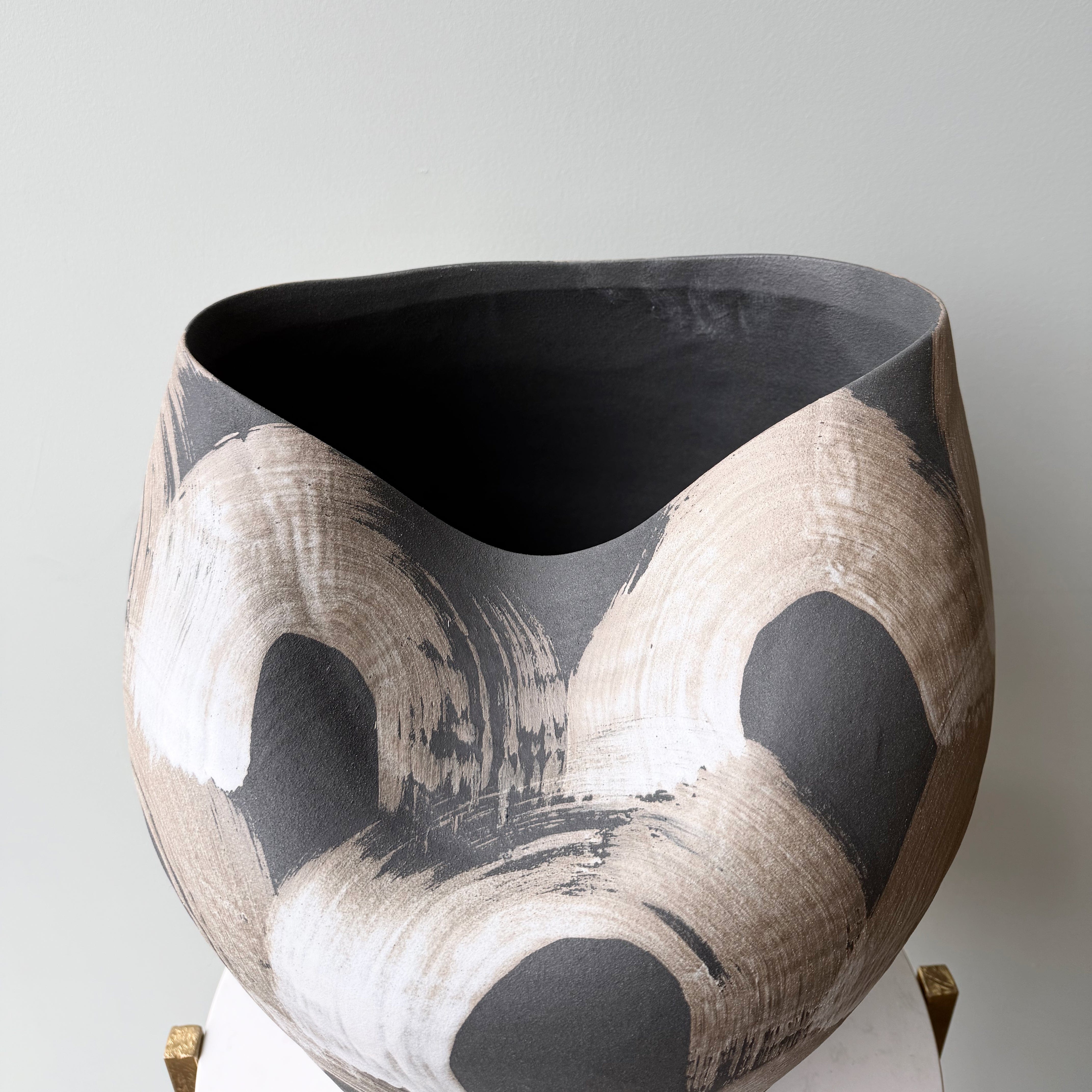 Artificial flowers luxury lifelike faux Large Abstract Porcelain Vase realistic silk buy online from The Faux Flower Company AHCH-0510