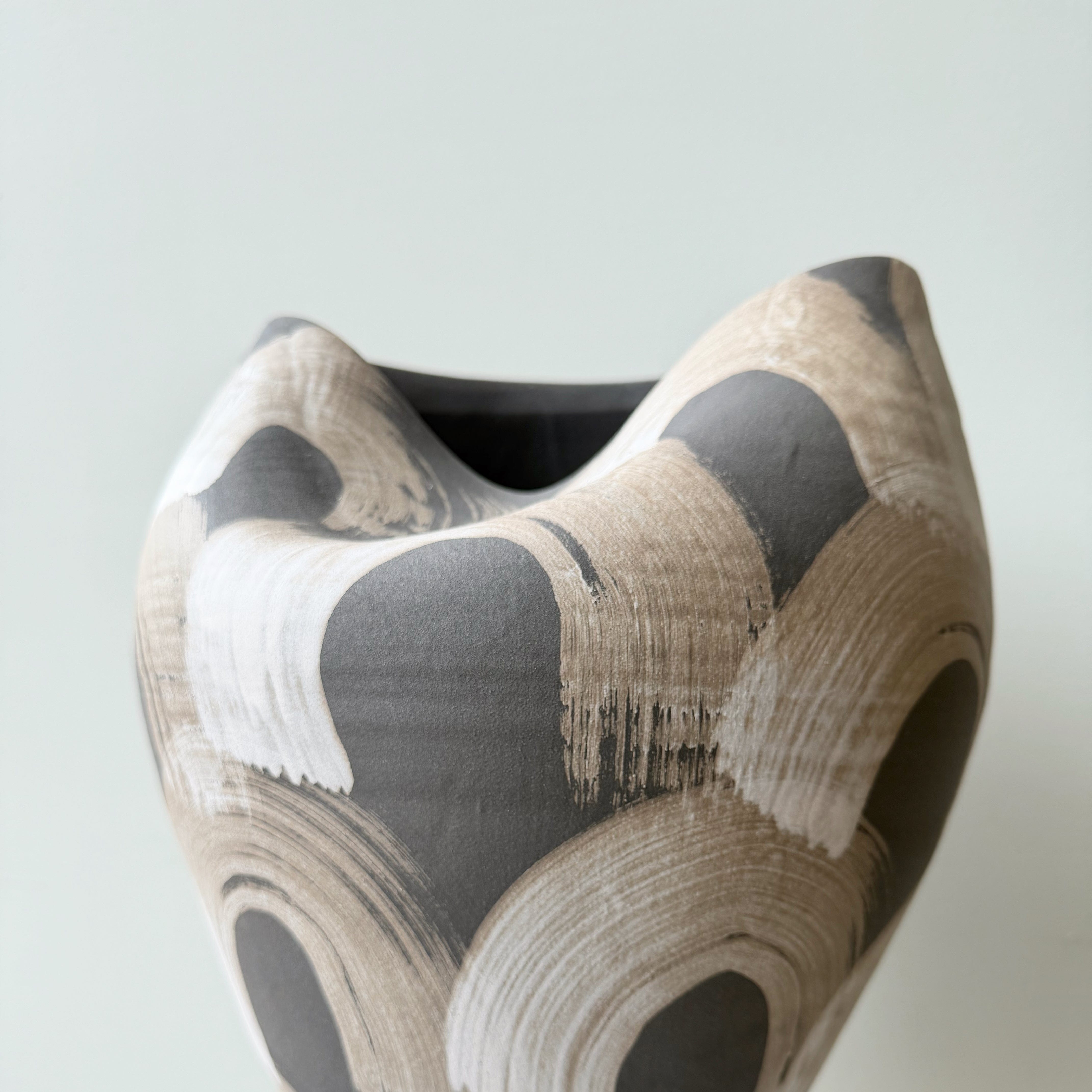 Artificial flowers luxury lifelike faux Large Abstract Porcelain Vase realistic silk buy online from The Faux Flower Company AHCH-0510