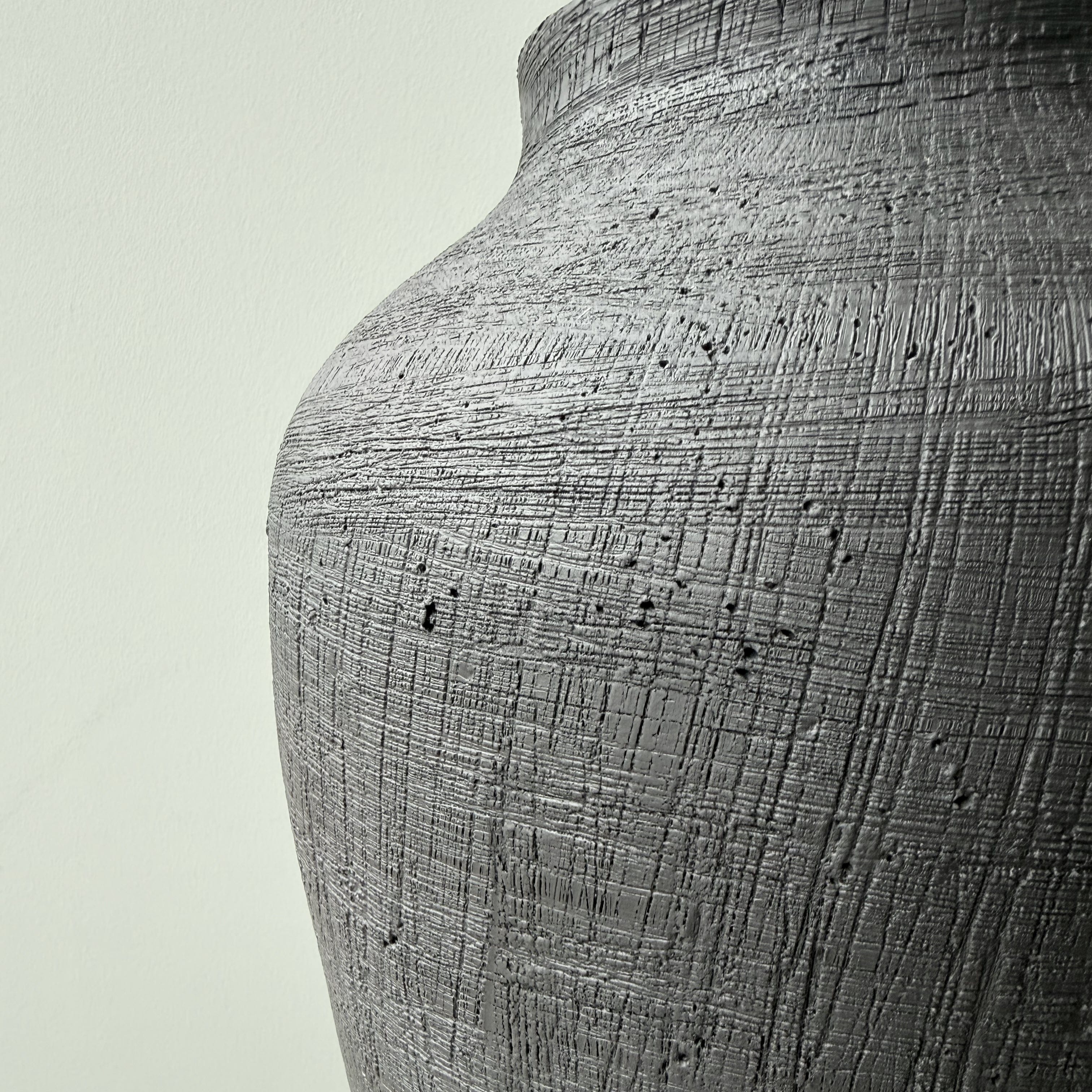 Artificial flowers luxury lifelike faux Large Black Textured Vase realistic silk buy online from The Faux Flower Company AHCH-0950