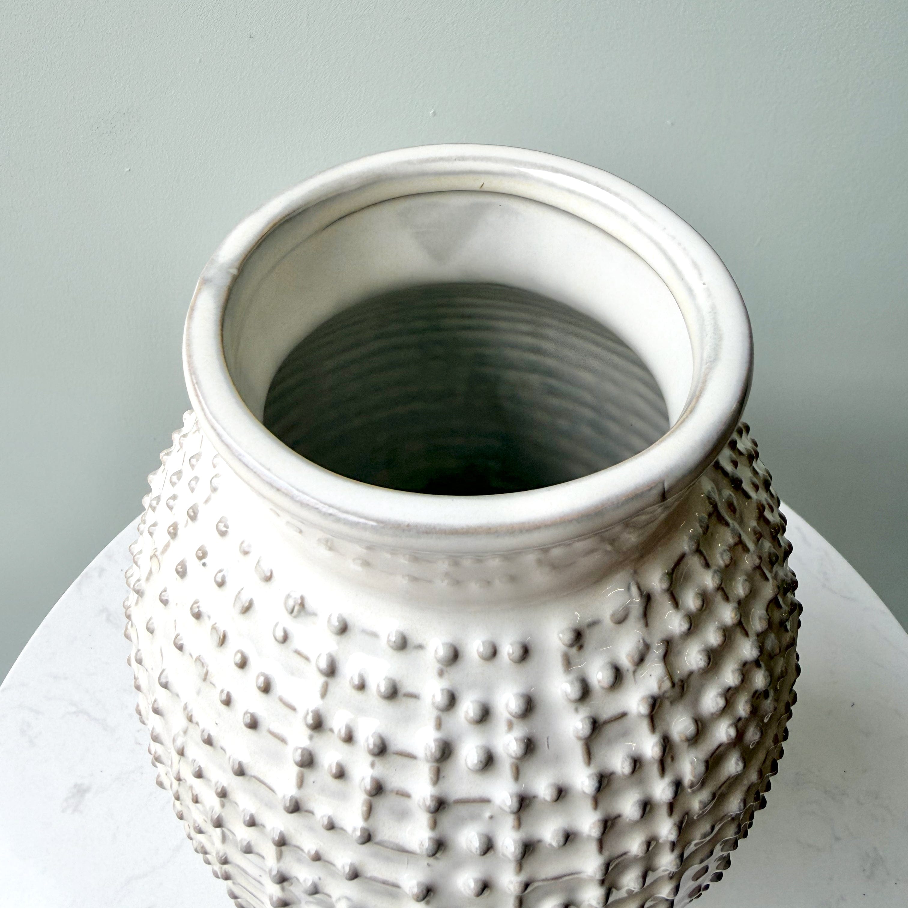 Artificial flowers luxury lifelike faux Small Warm White Dot Vase realistic silk buy online from The Faux Flower Company AHCH-0310