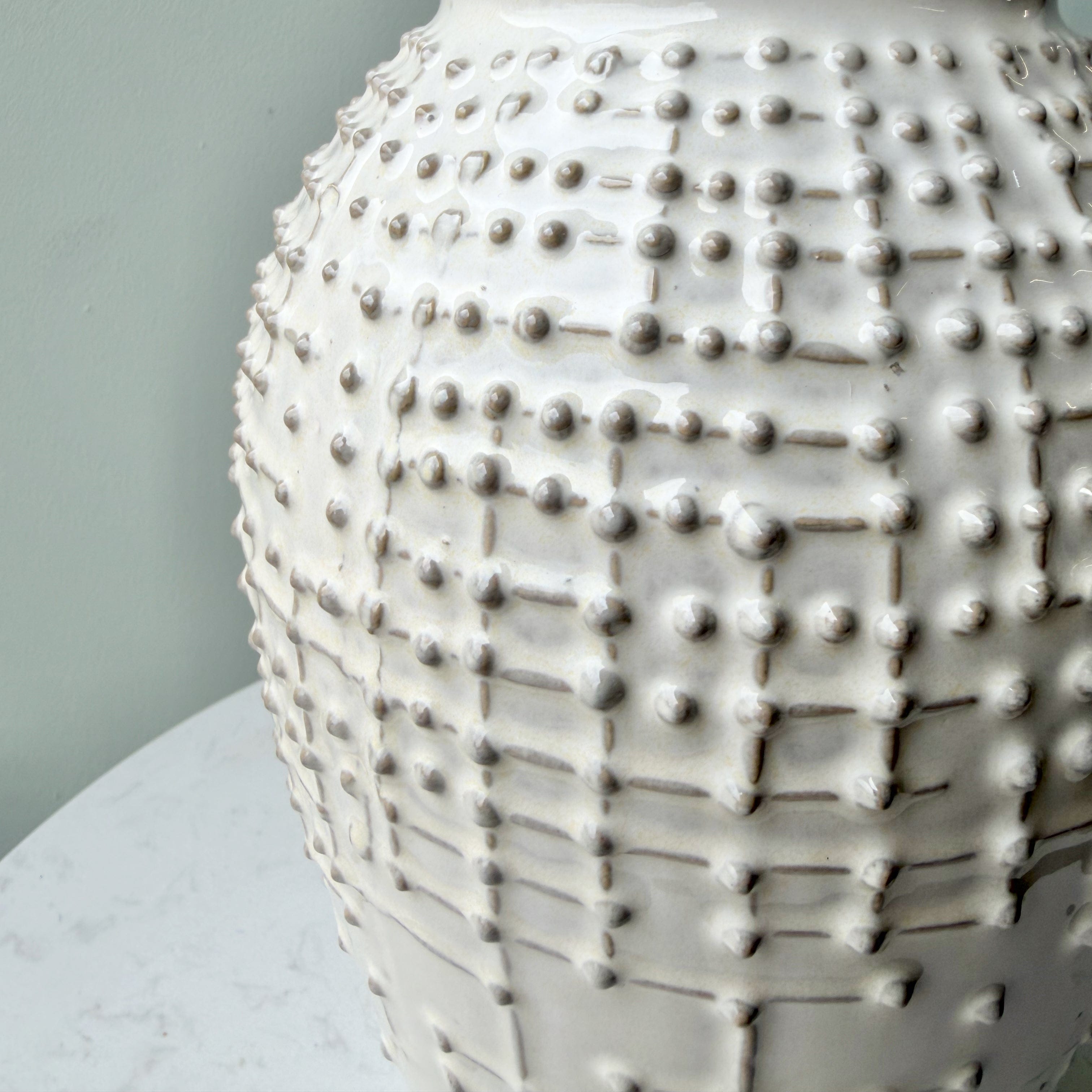 Artificial flowers luxury lifelike faux Small Warm White Dot Vase realistic silk buy online from The Faux Flower Company AHCH-0310