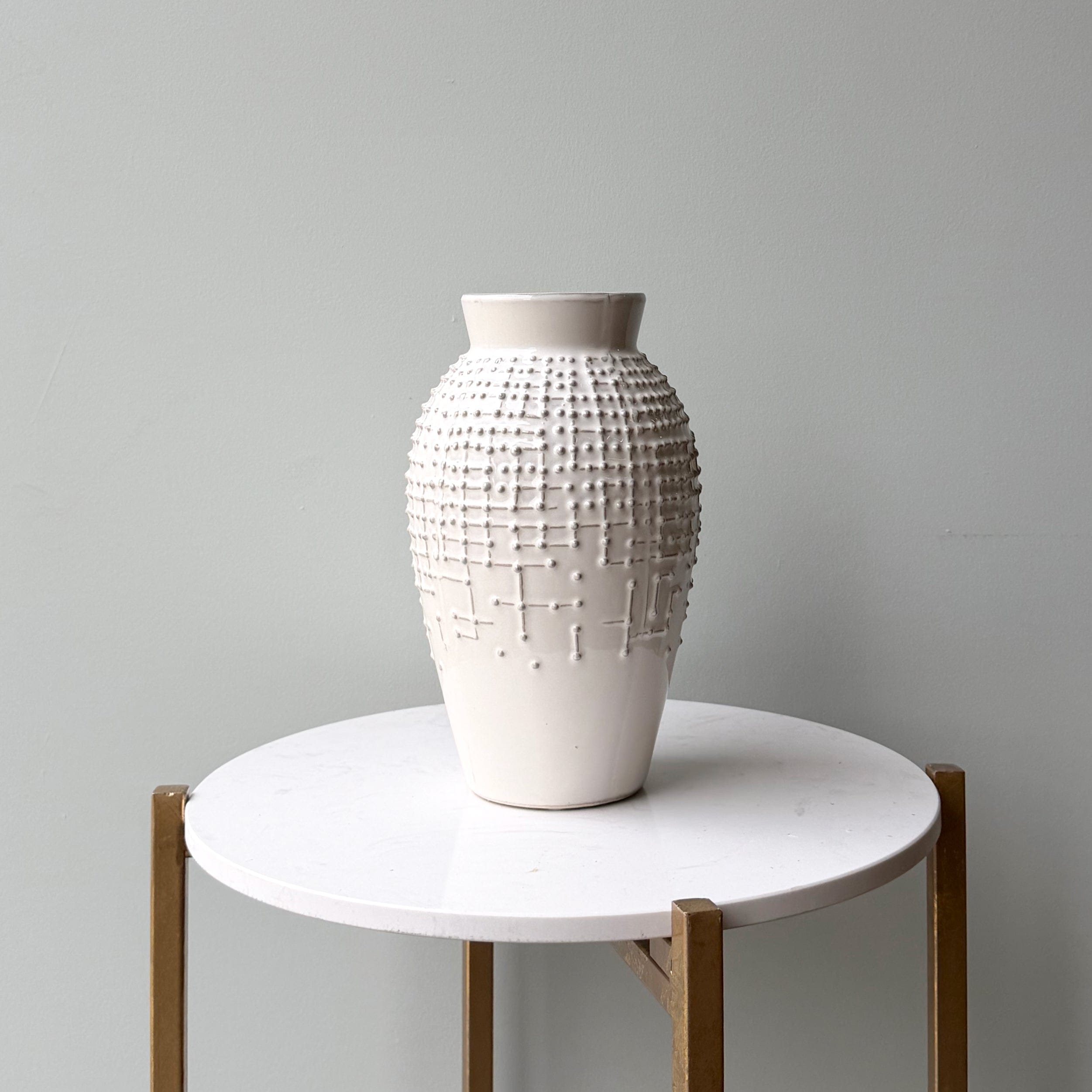 Artificial flowers luxury lifelike faux Small Warm White Dot Vase realistic silk buy online from The Faux Flower Company AHCH-0310