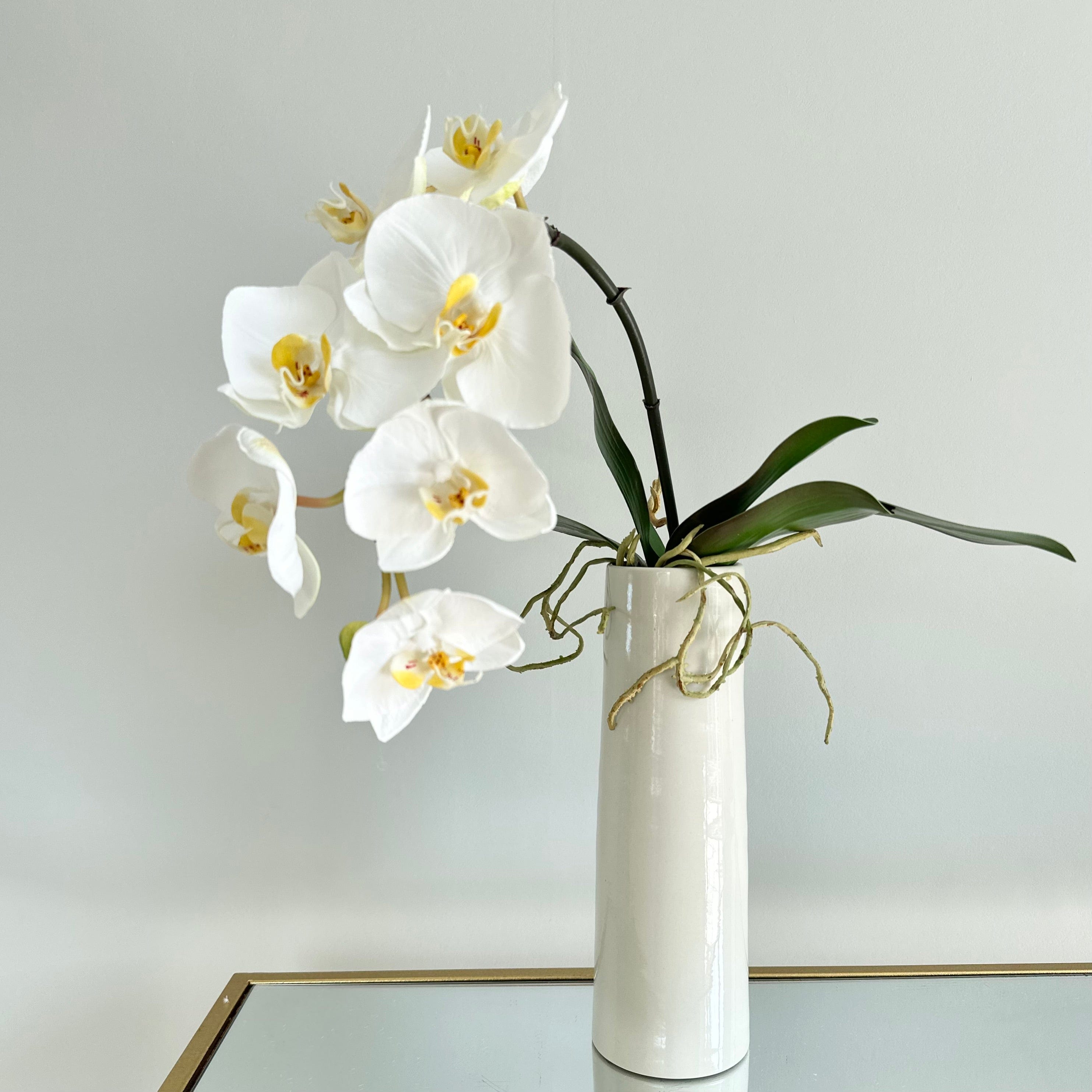 luxury artificial fake silk flowers white phalaenopsis orchid stem large flowers lifelike realistic faux flowers Prestbury Vase ABP1828 (1)