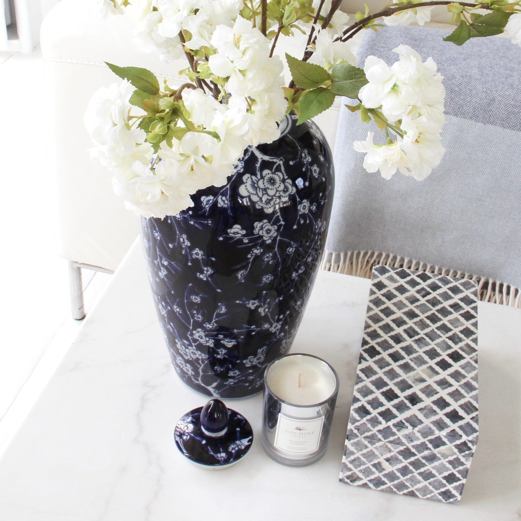 Artificial flowers luxury lifelike faux Oriental Blue & White Floral Vase with Lid realistic silk Vases buy online from The Faux Flower Company AHCH-081