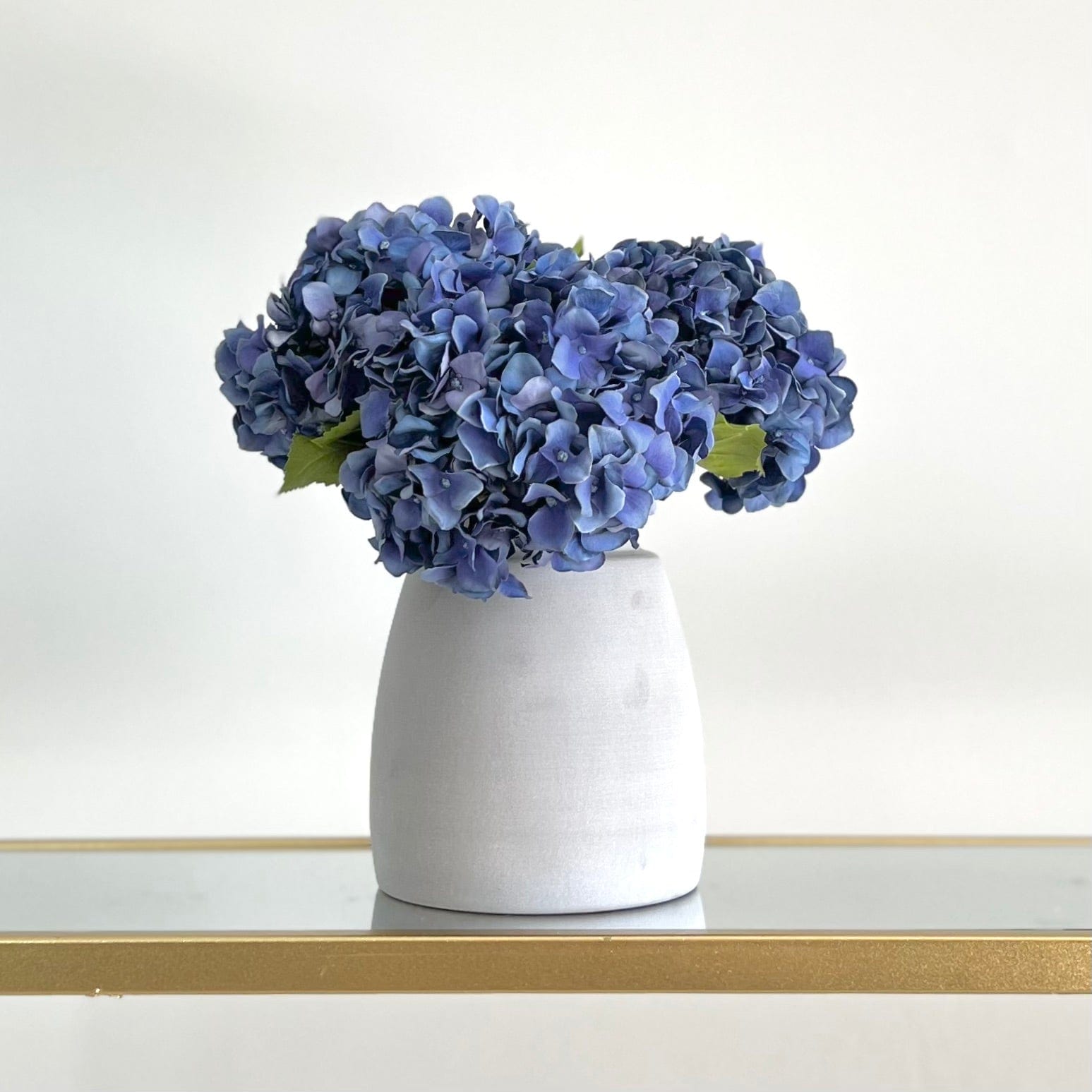Artificial flowers luxury faux silk blue dried hydrangeas in kemble pot vase lifelike realistic faux flowers ABP1766 ABY5070BL