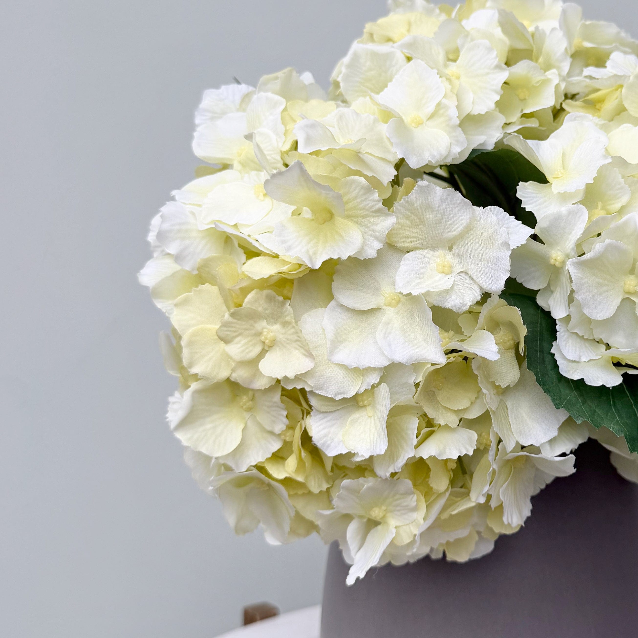 Artificial flowers luxury lifelike faux Cream Artificial Hydrangea & Kemble Vase Set realistic silk  Bundle buy online from The Faux Flower Company ABX5002CR-54-3 + ABP1766