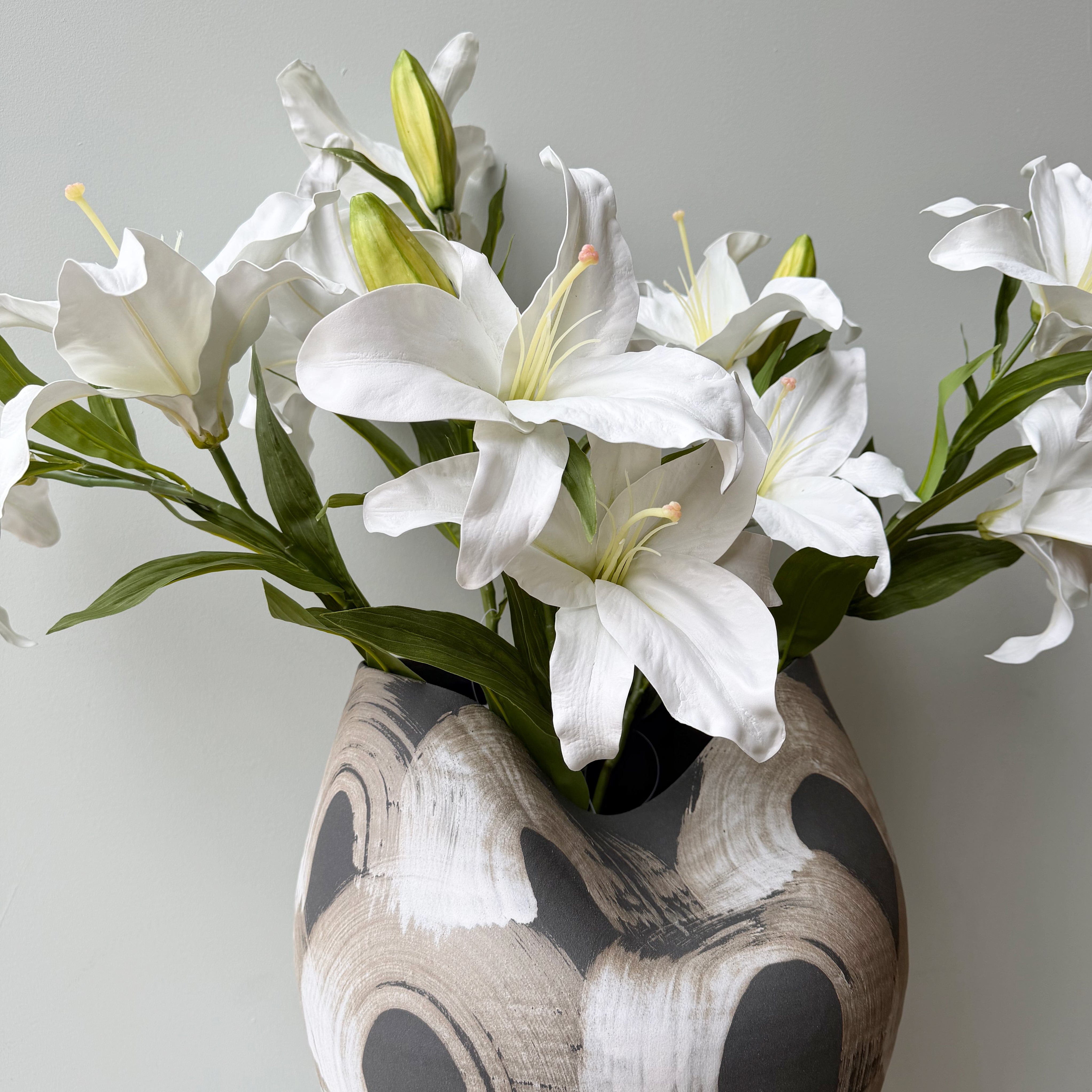 Artificial flowers luxury lifelike faux Large Abstract Porcelain Vase realistic silk  buy online from The Faux Flower Company AHCH-0510